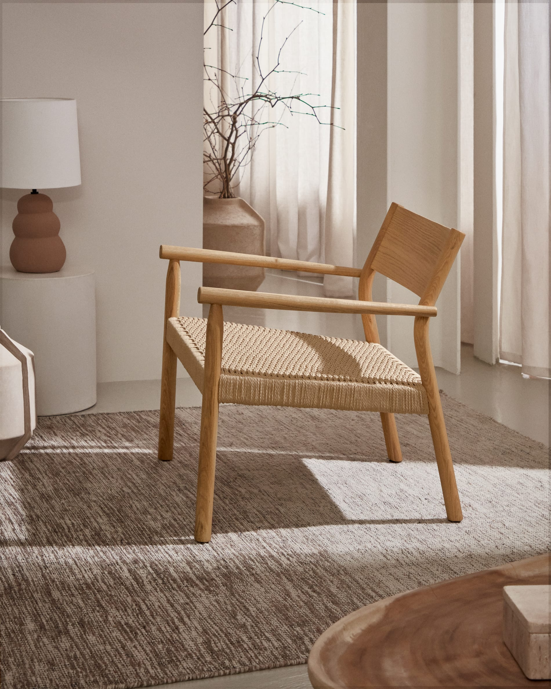 Japandi fauteuil van hout en touw